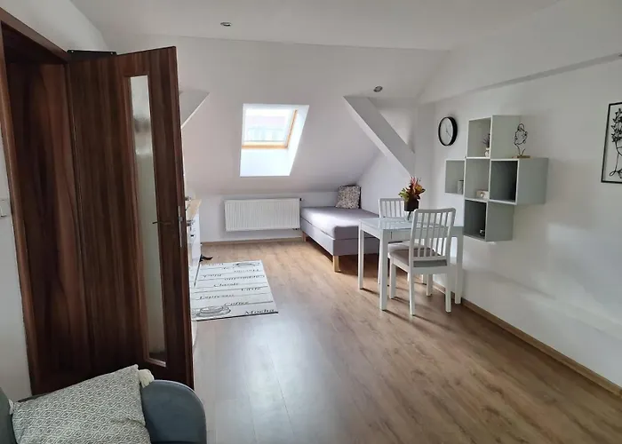 Cerny Tulipan - 6 Apartman *